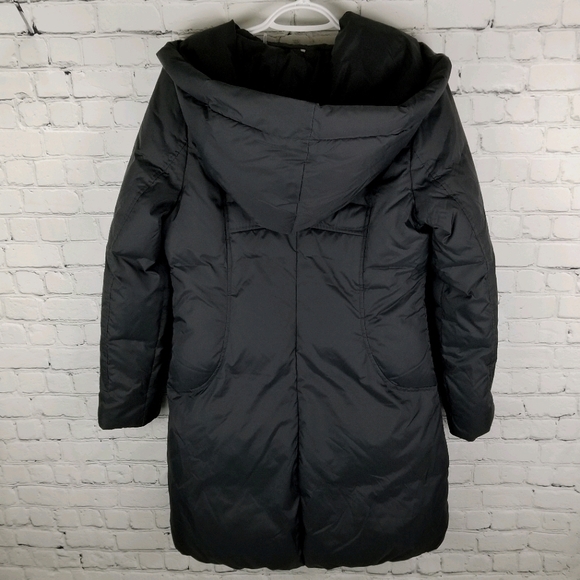 TAHARI | Taryn down puffer pillow jacket - Picture 8 of 13